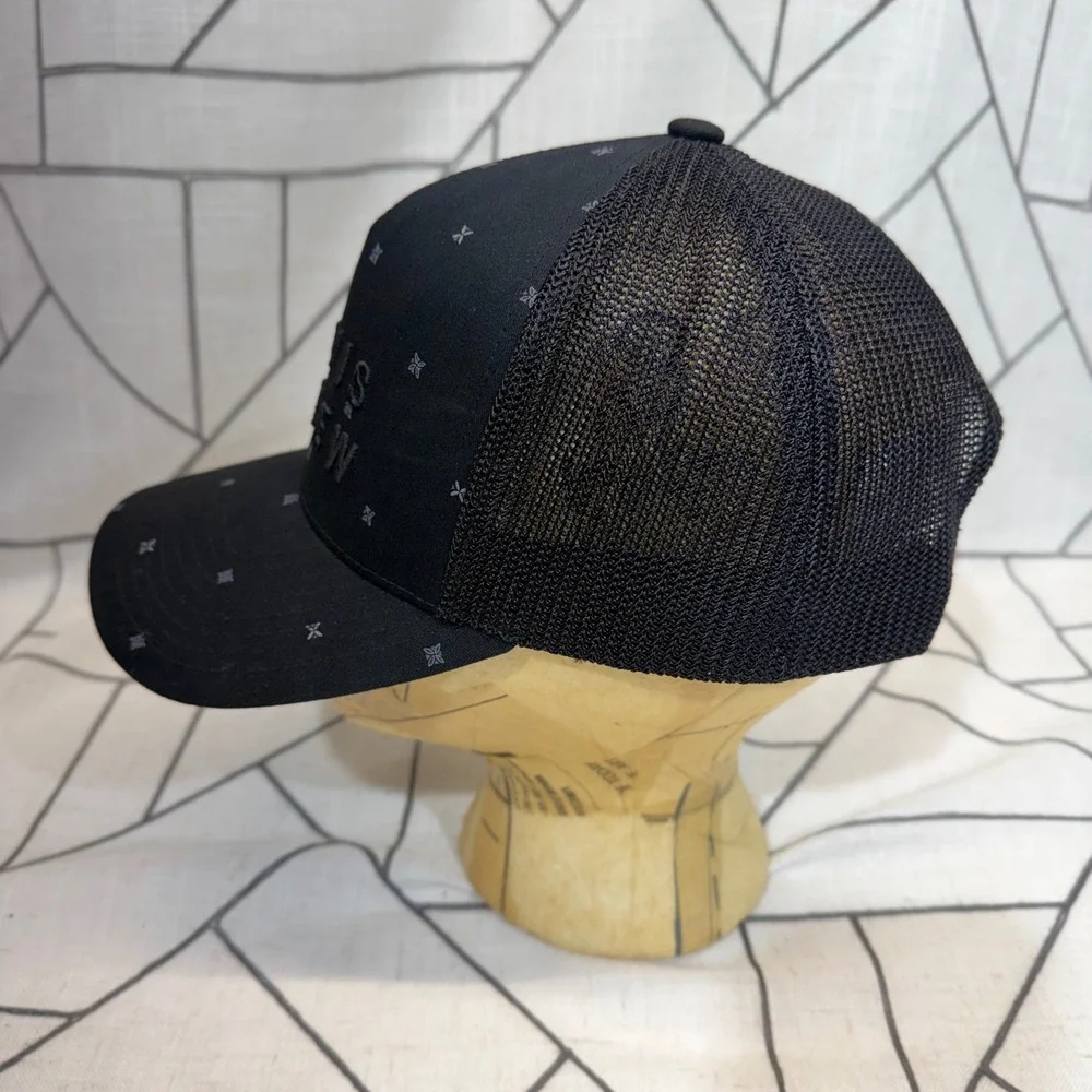Travis‎ Mathew Trucker Hat OSFM Black Mesh Snapback Flexfit 110 Geometric Print